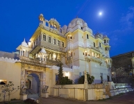 bassi-fort front