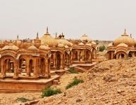 Bada-Bagh-Antoine-Taveneaux-wikimedia-commons