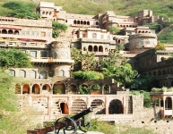 neemrana-fort-palace